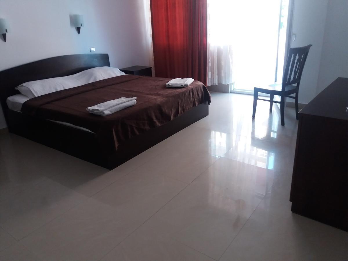 Hotel Prestige Costinesti Esterno foto
