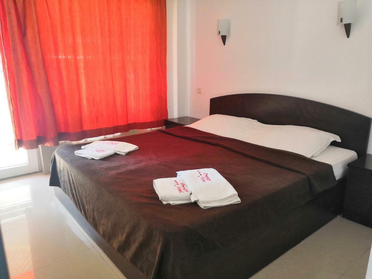 Hotel Prestige Costinesti Esterno foto